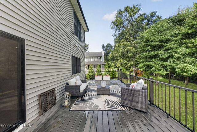 284 Middle Road, Holmdel, NJ 07733