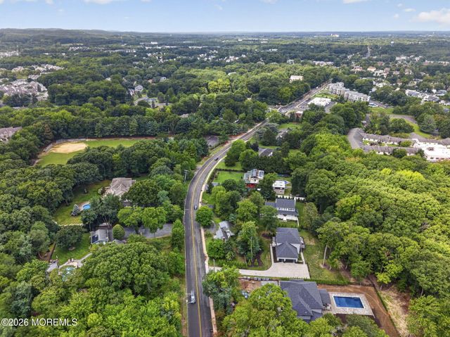 284 Middle Road, Holmdel, NJ 07733