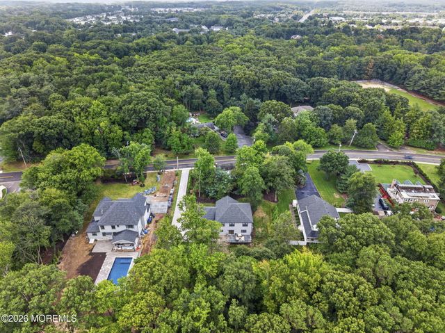 284 Middle Road, Holmdel, NJ 07733