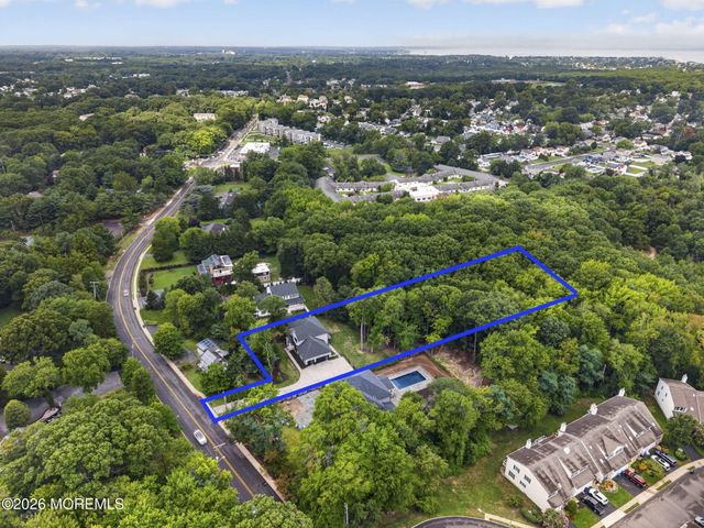 284 Middle Road, Holmdel, NJ 07733