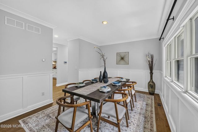 284 Middle Road, Holmdel, NJ 07733