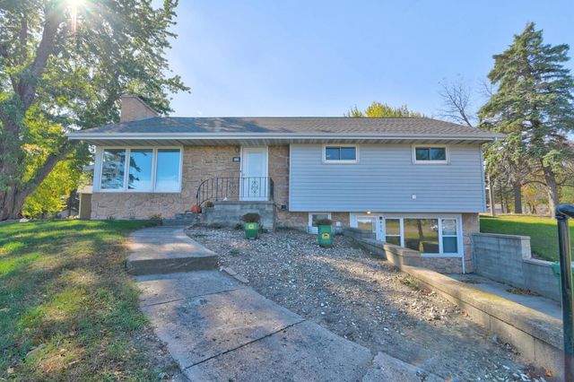 405 7th Street NE, Fulda, MN 56131