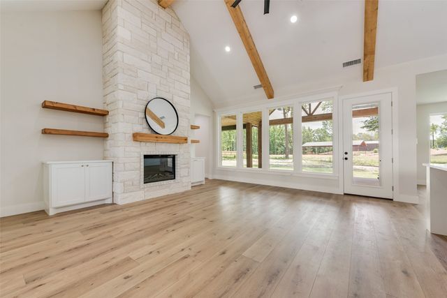 17404 County Road 479, Lindale, TX 75771