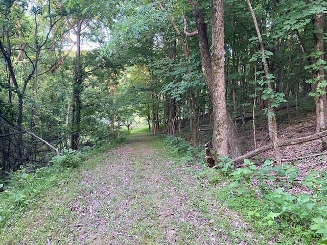 250 Hurt Rd, Hendersonville, TN 37075