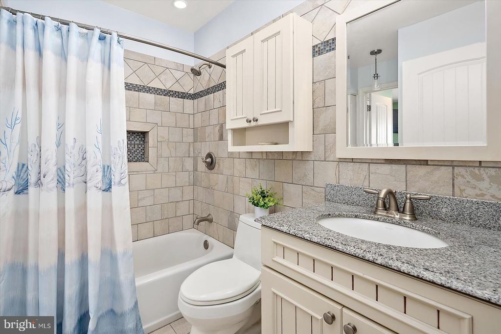 Image 18 of property listing at 722 ANCHOR CHAIN RD #18B, Ocean City, MD 21842