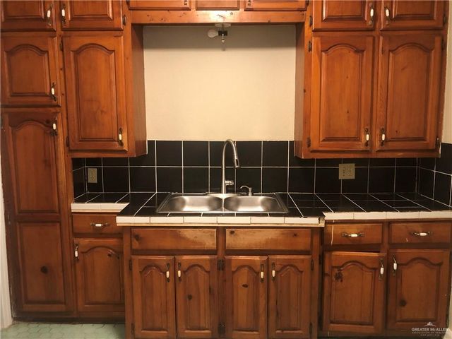 1219 N Keralum Avenue, Mission, TX 78572