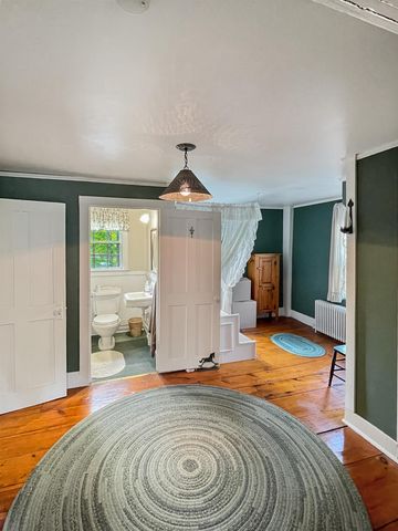 1 Mast Road, Lee, NH 03861
