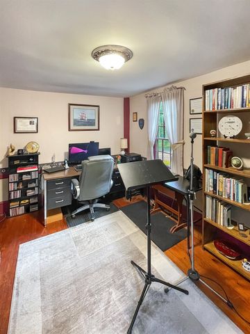 1 Mast Road, Lee, NH 03861