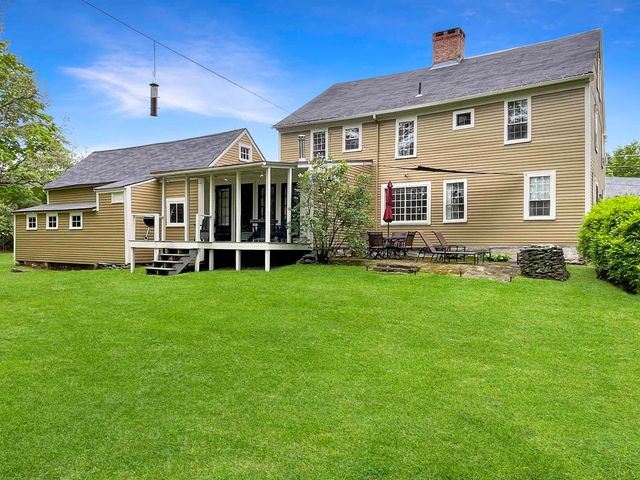1 Mast Road, Lee, NH 03861