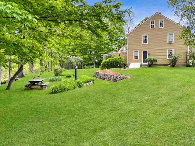 1 Mast Road, Lee, NH 03861