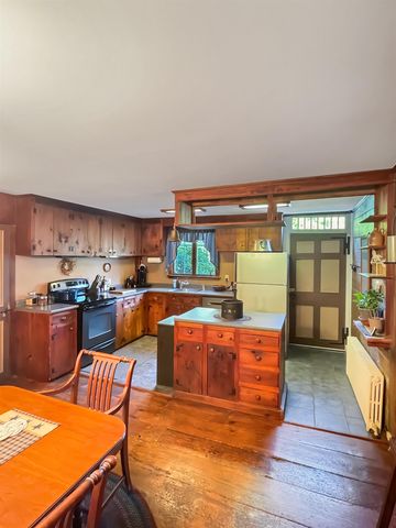 1 Mast Road, Lee, NH 03861