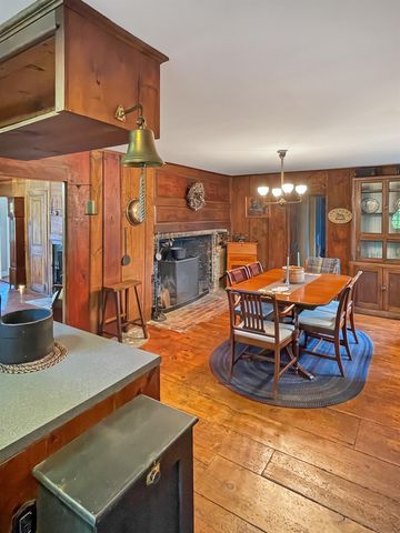 1 Mast Road, Lee, NH 03861