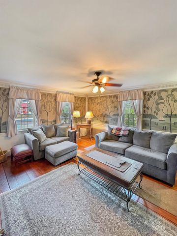 1 Mast Road, Lee, NH 03861