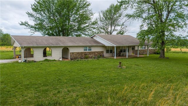 4847 W Wedington Drive, Fayetteville, AR 72704