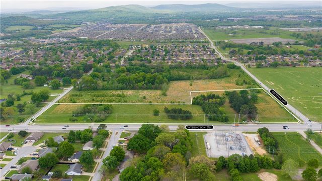 4847 W Wedington Drive, Fayetteville, AR 72704