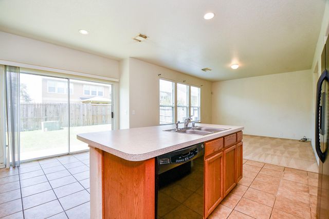 2910 Feather Green Trail, Fresno, TX 77545