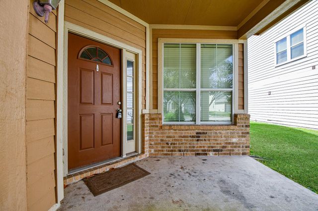 2910 Feather Green Trail, Fresno, TX 77545