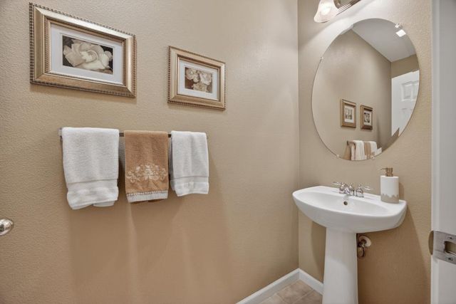 1405 Hudson Cir, Lincoln, CA 95648