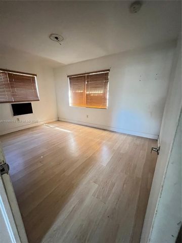 341 Aladdin St, Opa-locka, FL 33054