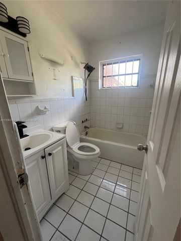 341 Aladdin St, Opa-locka, FL 33054