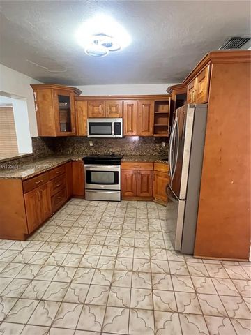 341 Aladdin St, Opa-locka, FL 33054