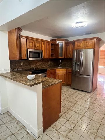 341 Aladdin St, Opa-locka, FL 33054