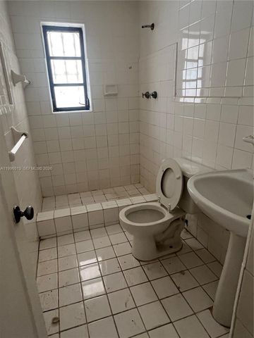 341 Aladdin St, Opa-locka, FL 33054