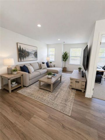 8 Andalusa, Dallas, GA 30132