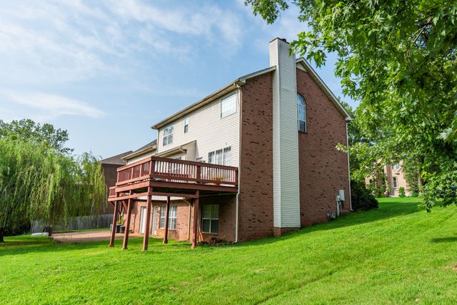 814 Lynn Dr, Goodlettsville, TN 37072