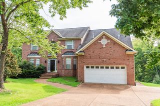 814 Lynn Dr, Goodlettsville, TN 37072