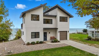 8609 Lakeshore DRIVE, Pleasant Prairie, WI 53158