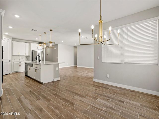 390 W FLATIRON Trail, Apache Junction, AZ 85120