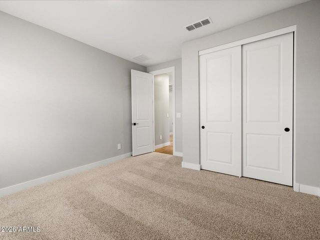 390 W FLATIRON Trail, Apache Junction, AZ 85120