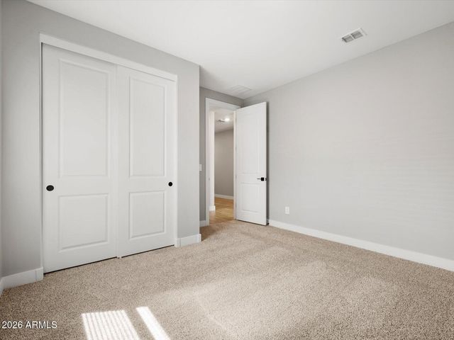 390 W FLATIRON Trail, Apache Junction, AZ 85120