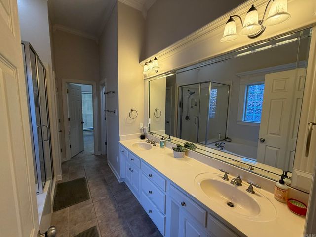 135 Marseille Drive, Maumelle, AR 72113