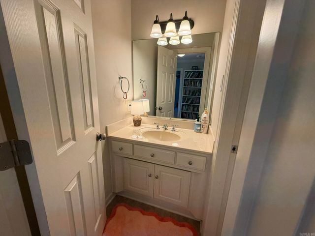 135 Marseille Drive, Maumelle, AR 72113