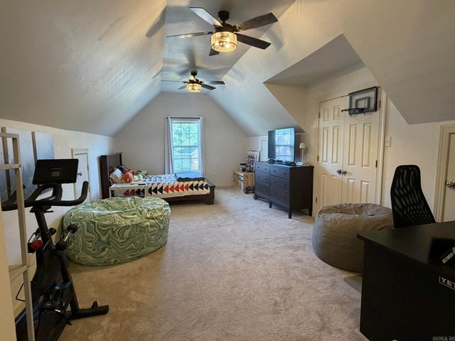 135 Marseille Drive, Maumelle, AR 72113