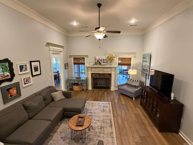 135 Marseille Drive, Maumelle, AR 72113