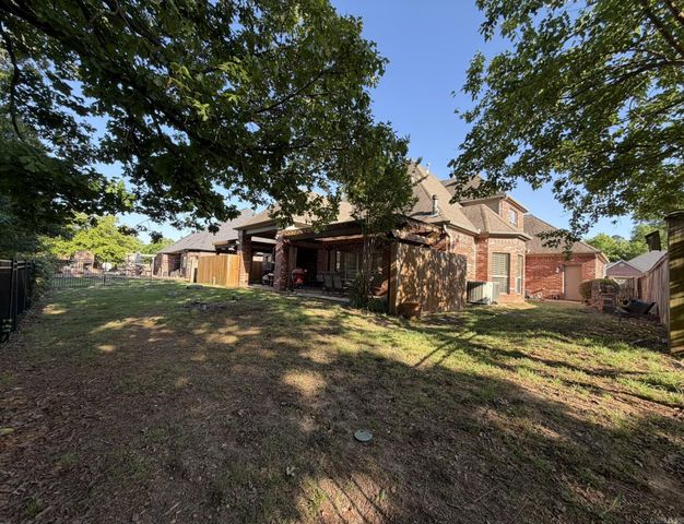 135 Marseille Drive, Maumelle, AR 72113