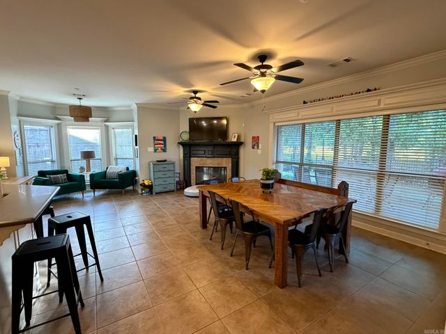 135 Marseille Drive, Maumelle, AR 72113