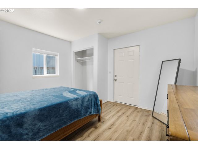 5305 Se FLAVEL St, Portland, OR 97206