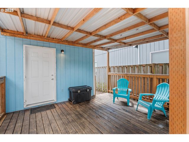 5305 Se FLAVEL St, Portland, OR 97206