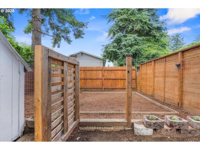 5305 Se FLAVEL St, Portland, OR 97206