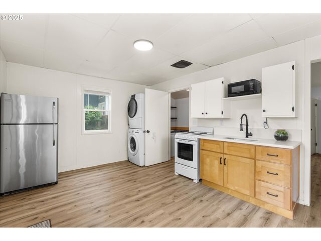 5305 Se FLAVEL St, Portland, OR 97206