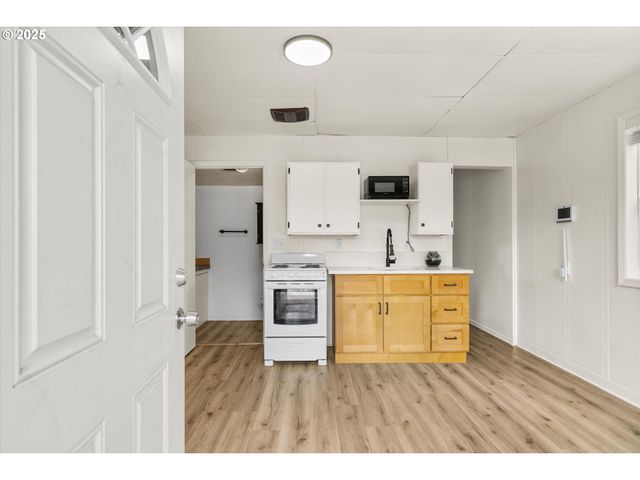 5305 Se FLAVEL St, Portland, OR 97206
