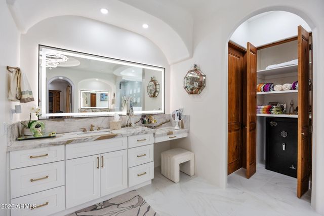 6700 E MALCOMB Drive, Paradise Valley, AZ 85253