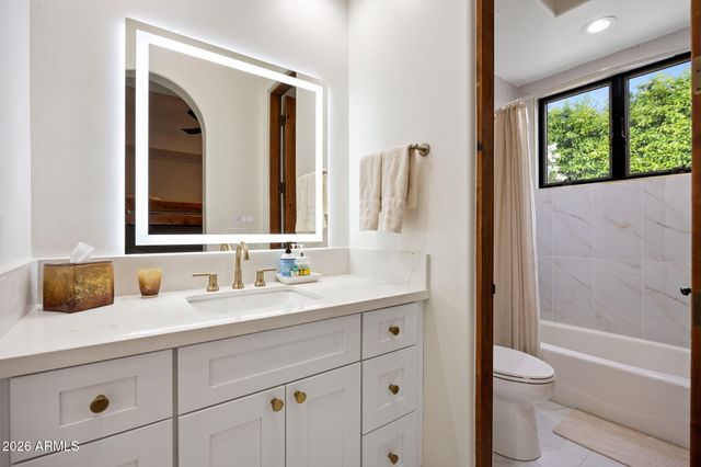 6700 E MALCOMB Drive, Paradise Valley, AZ 85253