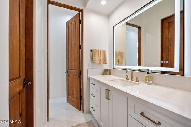 6700 E MALCOMB Drive, Paradise Valley, AZ 85253