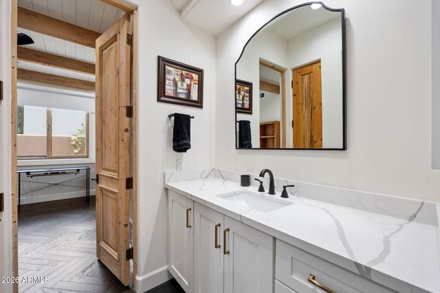 6700 E MALCOMB Drive, Paradise Valley, AZ 85253