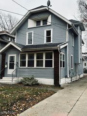 154 E Archwood Avenue, Akron, OH 44301